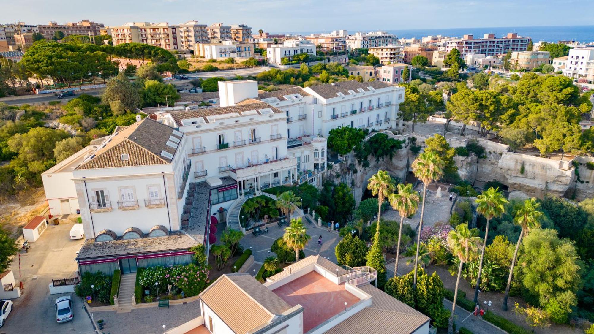 Grand Hotel Villa Politi Syracuse Bagian luar foto